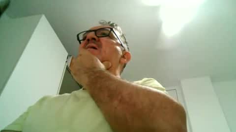 furry bear online show from 09.28.25