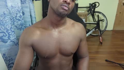 Snapshot of apollodarkmn chatting on 12.10.24 apollodarkmn online show from 12.10.24