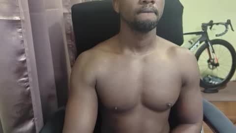 Snapshot of apollodarkmn chatting on 10.25.25 apollodarkmn online show from 10.25.25