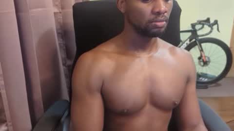 Snapshot of apollodarkmn chatting on 10.27.25 apollodarkmn online show from 10.27.25