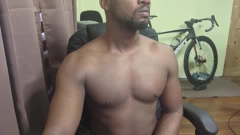 Snapshot of apollodarkmn chatting on 11.03.25 apollodarkmn online show from 11.03.25