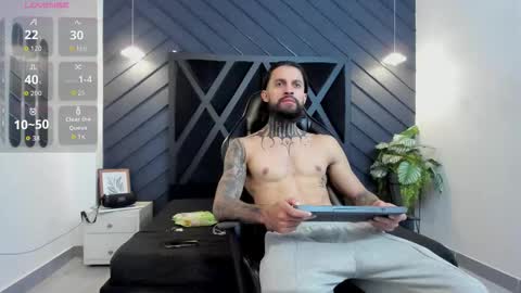 Snapshot of apolo_bianco_ chatting on 09.09.25 APOLO online show from 09.09.25