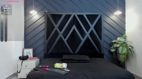 Snapshot of apolo_bianco_ chatting on 09.10.25 APOLO online show from 09.10.25