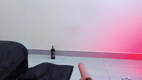 Snapshot of apolo_bianco_ chatting on 09.14.25 APOLO online show from 09.14.25