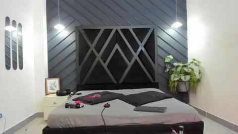 Snapshot of apolo_bianco_ chatting on 09.27.25 APOLO online show from 09.27.25