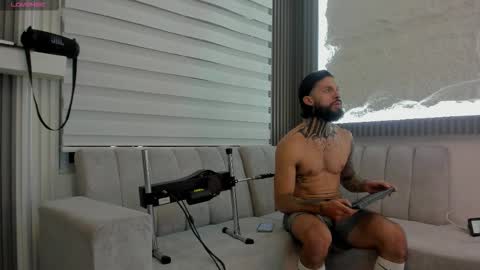 Snapshot of apolo_bianco_ chatting on 10.12.25 APOLO online show from 10.12.25