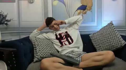 Snapshot of apolo_jonnes chatting on 03.15.26 online show from 03.15.26