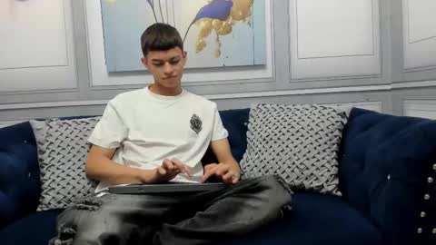 Snapshot of apolo_jonnes chatting on 03.19.26 online show from 03.19.26