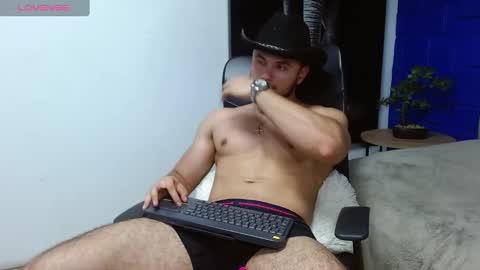 Snapshot of apolo_klein1 chatting on 02.28.25 Apolo online show from 02.28.25