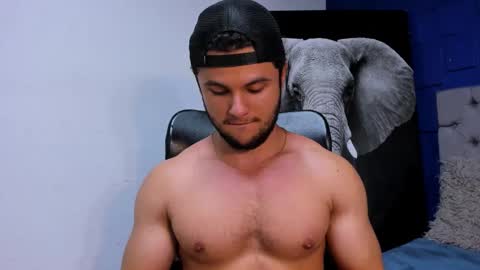 Snapshot of apolo_klein1 chatting on 10.03.25 Apolo online show from 10.03.25