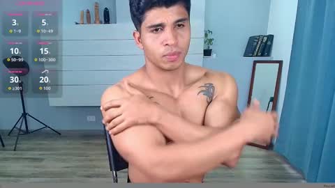 Snapshot of apolotherock chatting on 11.12.25 Apolo online show from 11.12.25