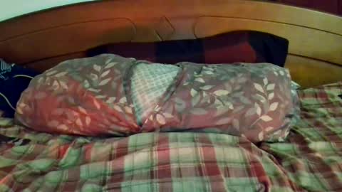 Snapshot of apoundofbutter chatting on 12.22.25 apoundofbutter online show from 12.22.25