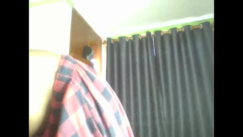 Snapshot of apple_bitch chatting on 11.28.25 apple_bitch online show from 11.28.25