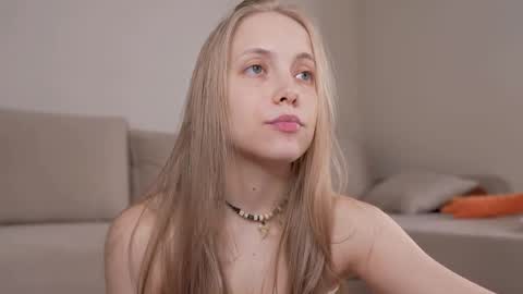 Snapshot of appr0ved chatting on 05.20.26 REYNA my friend online show from 05.20.26