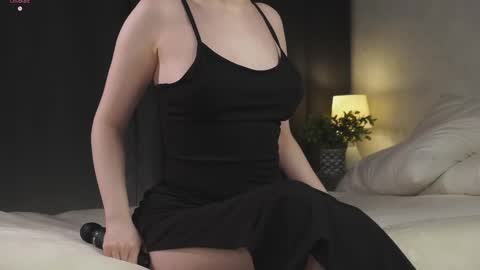 Snapshot of approche_toi_petite chatting on 03.07.26 Meghan online show from 03.07.26