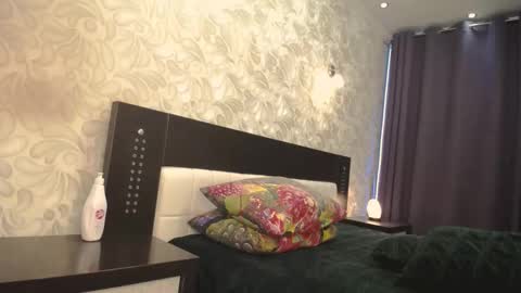 Snapshot of april_bronte chatting on 11.25.25 April Bronte online show from 11.25.25