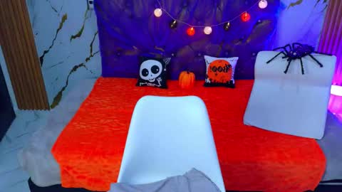 Snapshot of april_daddyssgirl chatting on 10.10.25 APRIL online show from 10.10.25