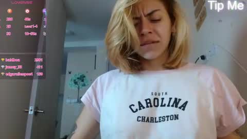 Snapshot of april_dumont5 chatting on 07.04.26 April Dumont online show from 07.04.26