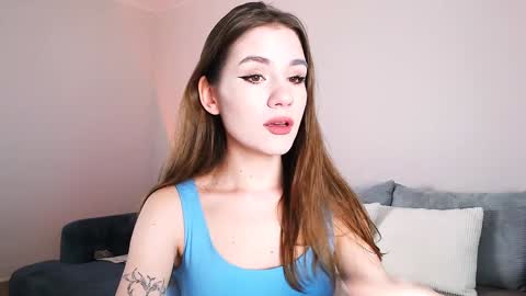 Snapshot of april_felicity chatting on 01.28.25 April online show from 01.28.25