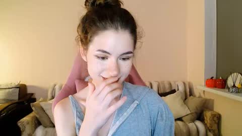 Snapshot of april_felicity chatting on 09.15.25 April online show from 09.15.25