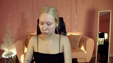 Snapshot of aprilchambers chatting on 01.19.26 AprilChambers online show from 01.19.26