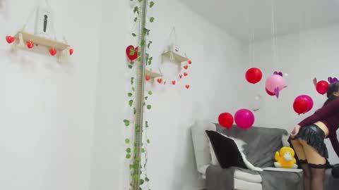 Snapshot of aprildubois_ chatting on 02.11.25 April online show from 02.11.25