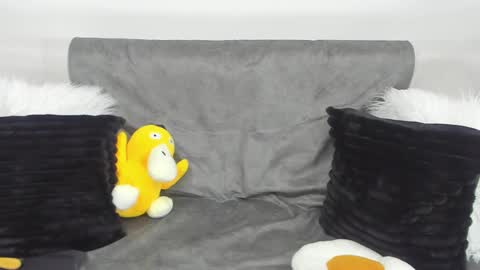 Snapshot of aprildubois_ chatting on 02.21.25 April online show from 02.21.25