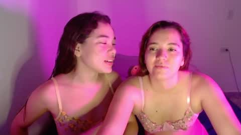 Snapshot of aprildubois_ chatting on 11.03.25 April online show from 11.03.25