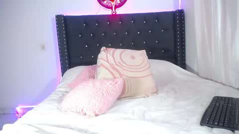 Snapshot of aprilhotty chatting on 12.11.24 April online show from 12.11.24