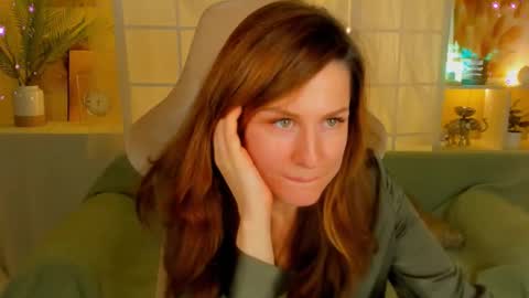 Snapshot of aprill_o_nill chatting on 12.17.24 aprill_o_nill online show from 12.17.24