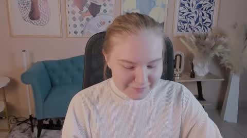 Snapshot of aprilserenity chatting on 11.07.25 April. All year round. online show from 11.07.25