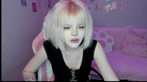Snapshot of aprilspark chatting on 07.15.26 Alice D online show from 07.15.26