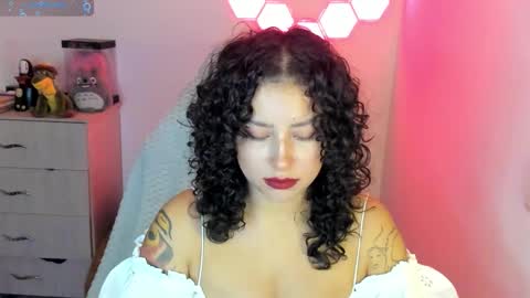 aqua emilly online show from 11.11.25