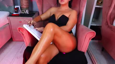 AQueenMonica online show from 10.05.25