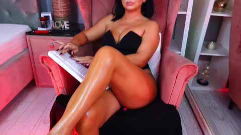 AQueenMonica online show from 10.11.25