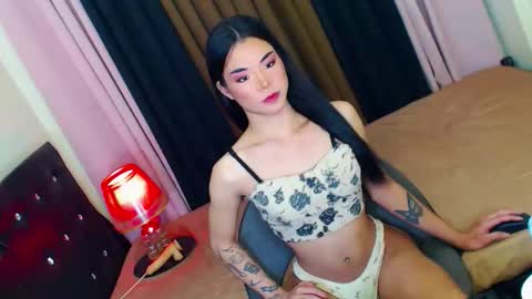 Snapshot of arabella_califa chatting on 12.18.25 ARABELLA online show from 12.18.25