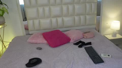 Snapshot of aradia_01 chatting on 01.26.25 online show from 01.26.25