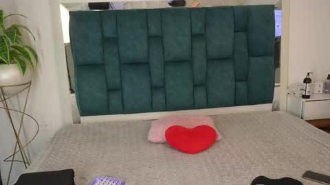   online show from 05.05.26