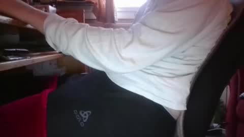 Snapshot of aragli chatting on 02.24.25 aragli online show from 02.24.25