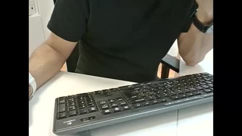 Snapshot of aragoin chatting on 10.30.25 aragorn0777 online show from 10.30.25