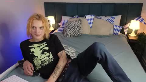 Snapshot of archiehali chatting on 09.16.25 archiehali online show from 09.16.25