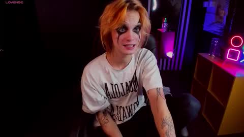 Snapshot of archiehali chatting on 10.16.25 archiehali online show from 10.16.25