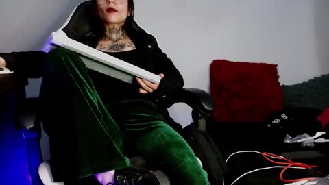 Snapshot of ardat_lili69 chatting on 12.19.24 Ardat lili69 online show from 12.19.24