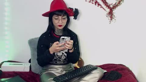 Snapshot of ardat_lili69 chatting on 11.28.25 Ardat lili69 online show from 11.28.25