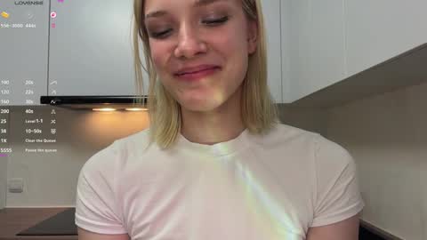 Caroline online show from 05.12.26