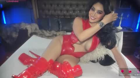 Snapshot of areeeya chatting on 09.10.25 Areeya Wankiston online show from 09.10.25