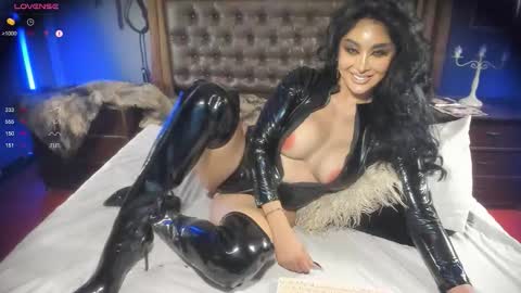 Snapshot of areeeya chatting on 10.03.25 Areeya Wankiston online show from 10.03.25