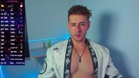 Snapshot of ares_blue chatting on 10.20.25 ares blue online show from 10.20.25