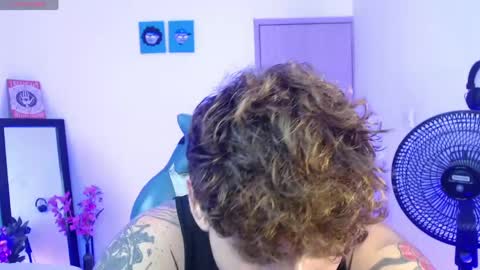 Snapshot of ares_blue chatting on 05.05.26 ares blue online show from 05.05.26
