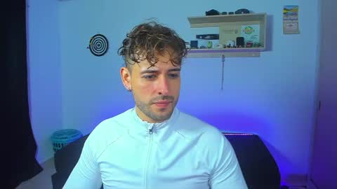 Snapshot of ares_blue chatting on 05.20.26 ares blue online show from 05.20.26